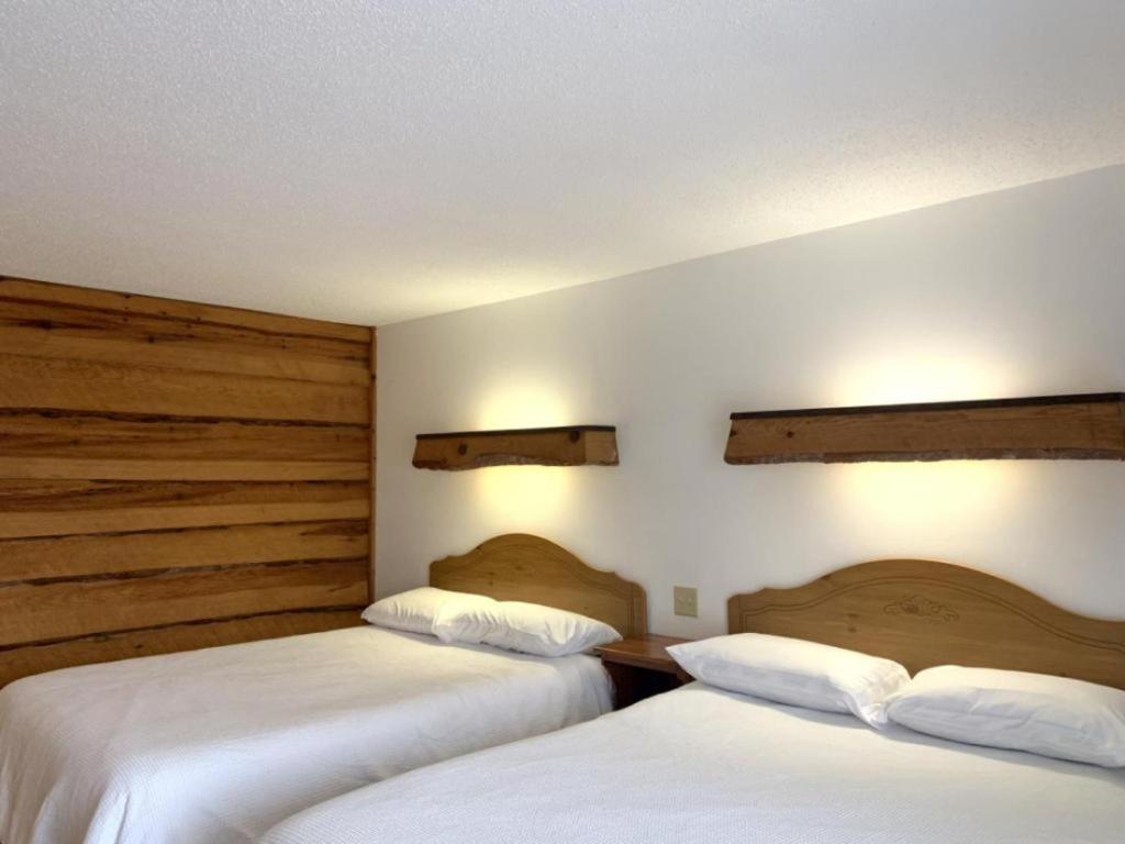 Bridge Inn Tomhawk - 2Nd Floor, 1 King Size Bed, Balcony, River View Tomahawk Exteriér fotografie